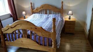 Отели типа «постель и завтрак» Whitethorn Lodge, Farm B&B, Lackafinna Конг Двухместный номер Делюкс с 1 кроватью и душем-2